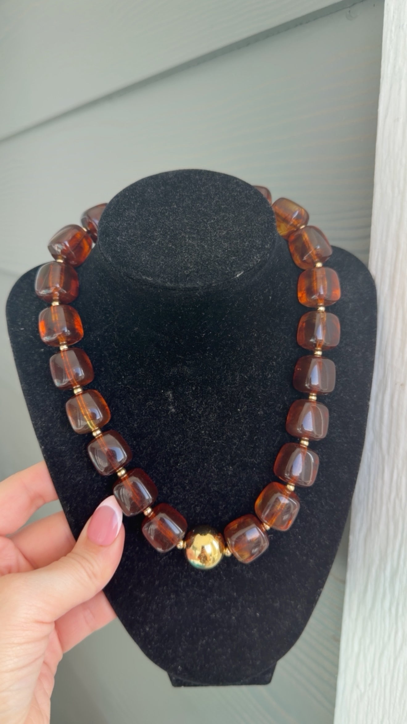 Chunky tortoise necklace with gold detail