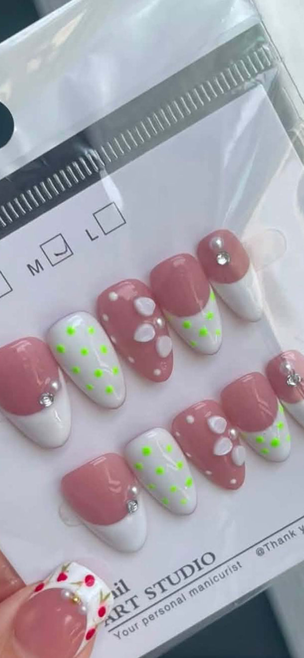 Almond 5$ nails x3