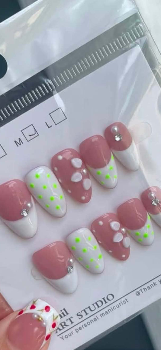 Almond 5$ nails x3